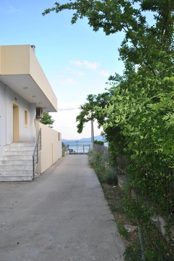 Artemis - Marina Apartments Evia ภายนอก รูปภาพ